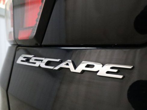 Used 2018 Ford Escape SEL image 22