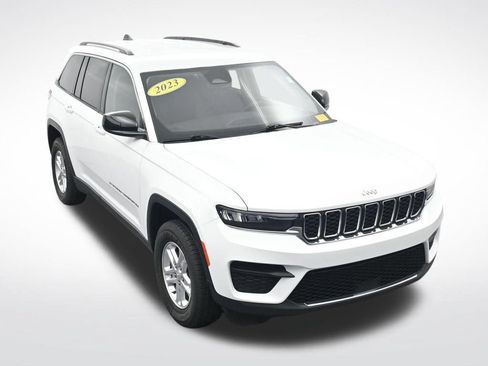 Used 2023 Jeep Grand Cherokee Laredo RWD image 22