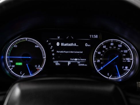 Used 2022 Toyota Venza XLE image 15