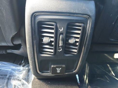 Used 2021 Jeep Grand Cherokee Laredo X image 20