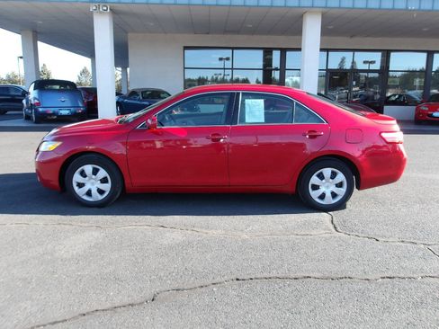 Used 2008 Toyota Camry LE image 2