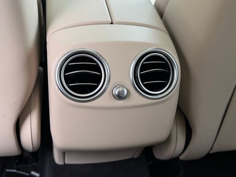 Used 2019 Mercedes-Benz GLC 300 4MATIC image 29