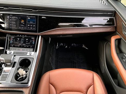 Used 2025 Audi Q7 3.0T Premium image 26