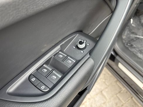 Used 2023 Audi Q5 2.0T Premium w/ Convenience Package image 11