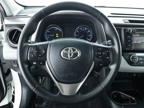 Used 2018 Toyota RAV4 XLE image 12