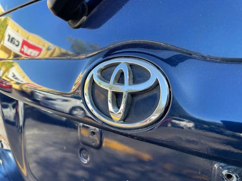 Used 2004 Toyota Highlander Limited image 11