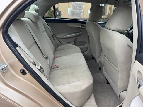 Used 2013 Toyota Corolla LE FWD image 17