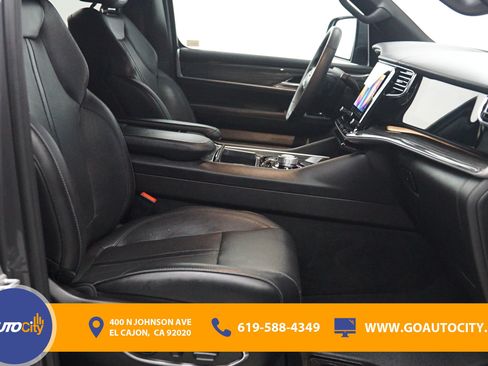 Used 2022 Jeep Wagoneer Series III AWD/4WD image 8