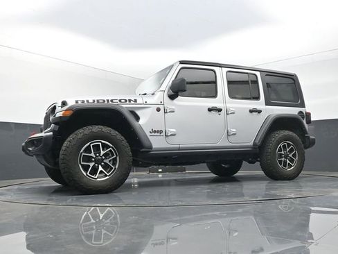Used 2024 Jeep Wrangler Unlimited Rubicon w/ Technology Group AWD/4WD image 43