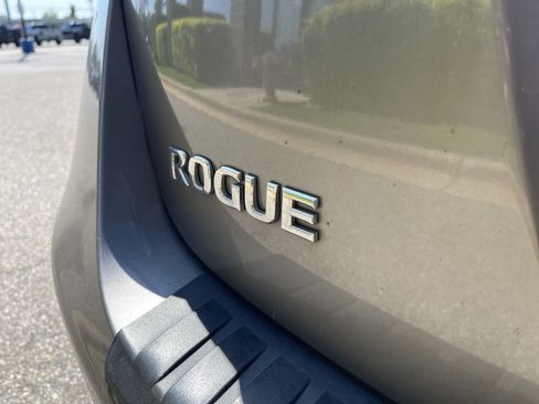 Used 2012 Nissan Rogue SV w/ Premium Pkg AWD/4WD image 26
