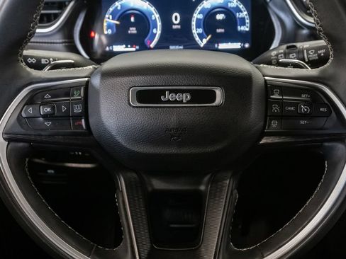 Used 2024 Jeep Grand Cherokee Altitude AWD/4WD image 15