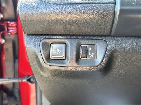 Used 2022 GMC Acadia SLE image 9