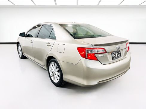 Used 2014 Toyota Camry XLE w/ Leather Package image 6