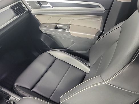 Used 2022 Volkswagen Atlas SEL R-Line image 23