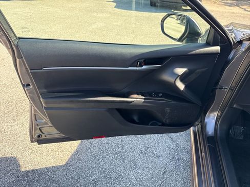 Used 2024 Toyota Camry SE image 13
