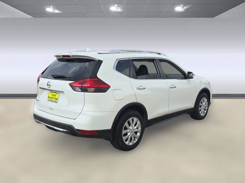 Used 2017 Nissan Rogue S w/ Appearance Package image 9