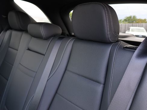 Used 2026 Mercedes-Benz GLE 450 4MATIC w/ Winter Package image 18