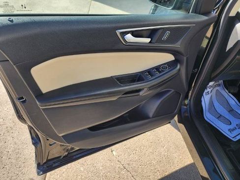 Certified 2022 Ford Edge SE w/ Black Appearance Package AWD/4WD image 10