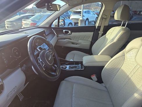 Used 2023 Kia Sorento SX Prestige image 11