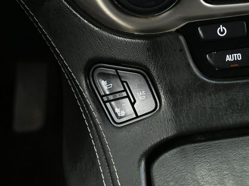 Used 2015 GMC Yukon Denali w/ Premium Package image 40