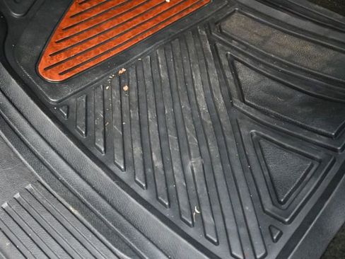 Used 2018 Chevrolet Silverado 1500 Custom w/ Custom Value Package image 21