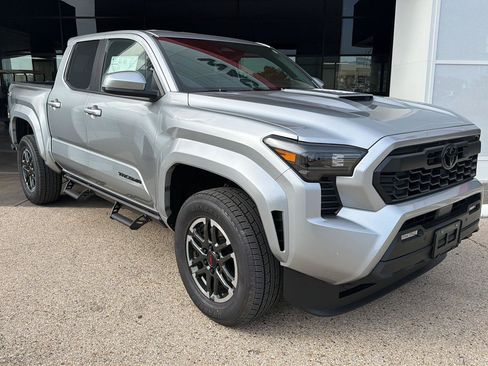 New 2026 Toyota Tacoma TRD Sport RWD image 2