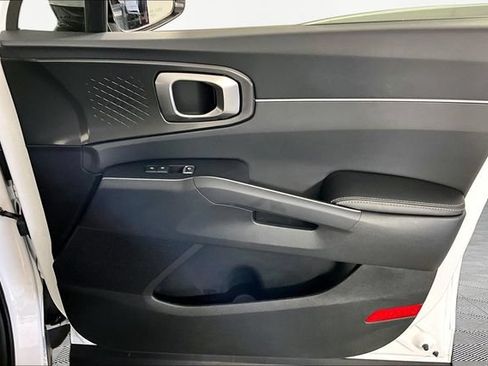 Certified 2026 Kia Sorento S w/ S Panoramic Sunroof Package FWD image 28