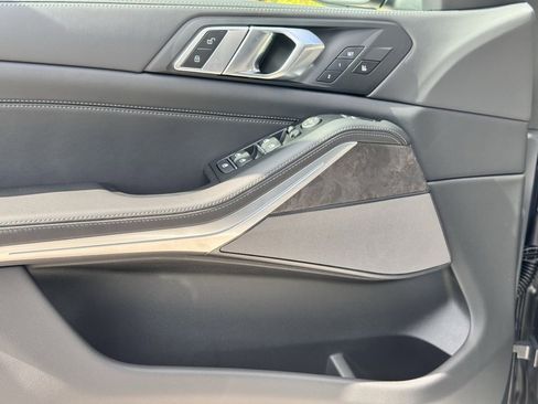 Used 2026 BMW X5 xDrive40i w/ Climate Comfort Package image 15