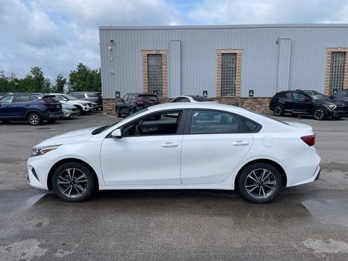 Used 2023 Kia Forte LXS FWD image 3