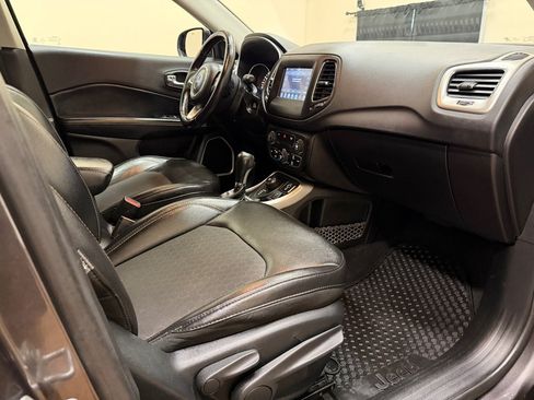 Used 2019 Jeep Compass Latitude w/ Cold Weather Group AWD/4WD image 21