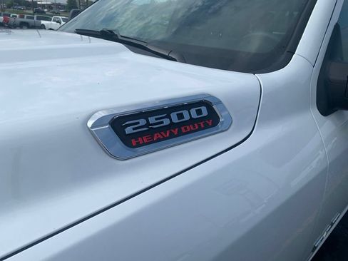Used 2025 RAM 2500 Big Horn AWD/4WD image 3