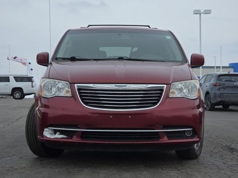 Used 2015 Chrysler Town & Country Touring w/ Driver Convenience Group image 9