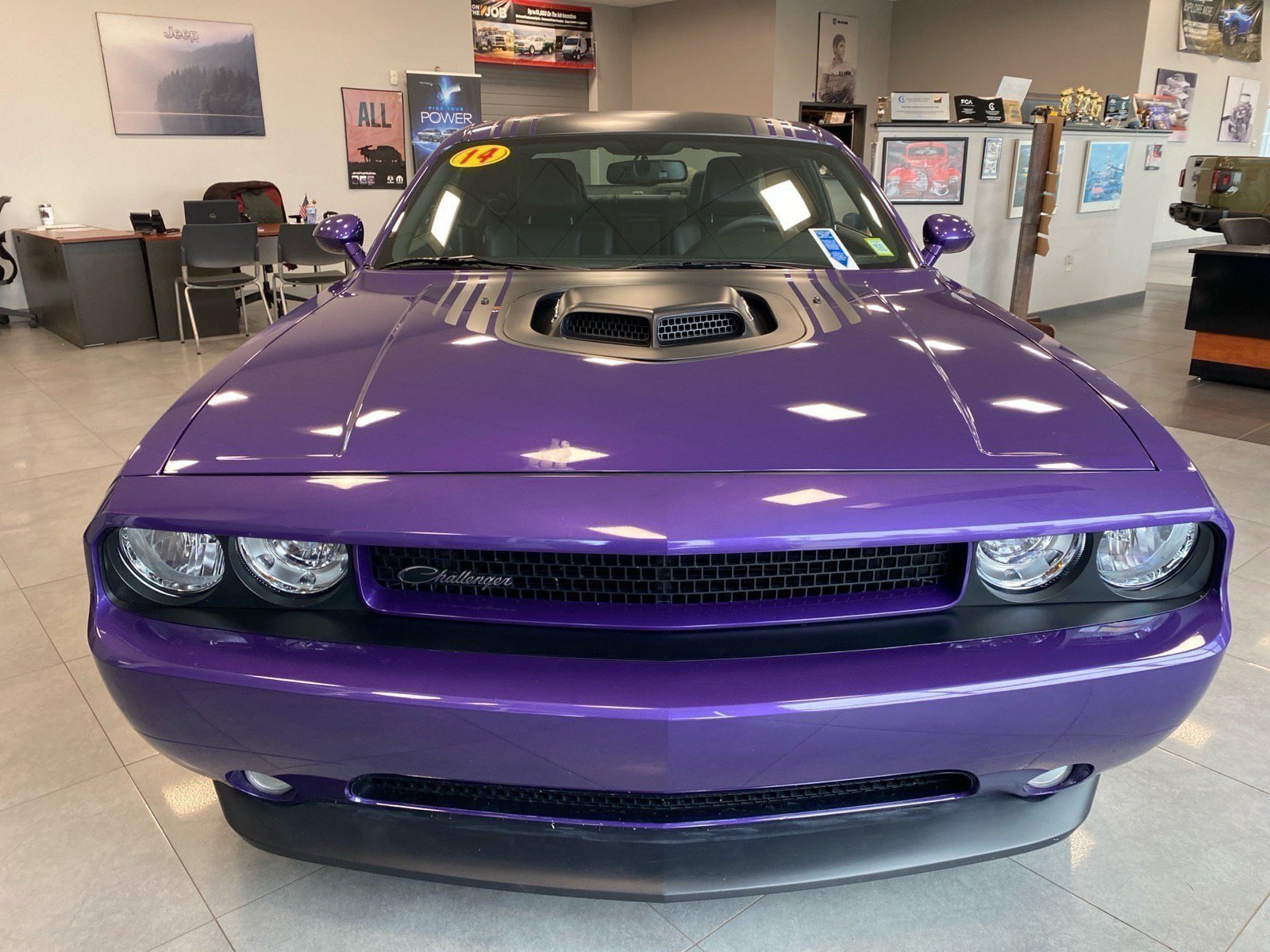 Used 2014 Dodge Challenger R/T RWD image 8