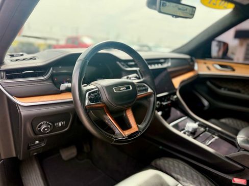 Used 2021 Jeep Grand Cherokee L Summit AWD/4WD image 9