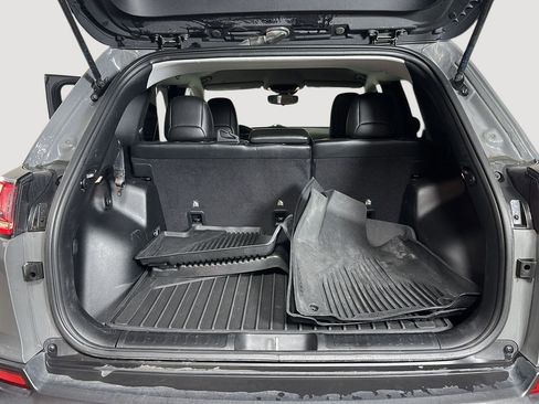 Used 2021 Jeep Cherokee Latitude Lux w/ Mopar Interior Package image 21