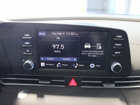 Used 2025 Hyundai Elantra Sport image 27