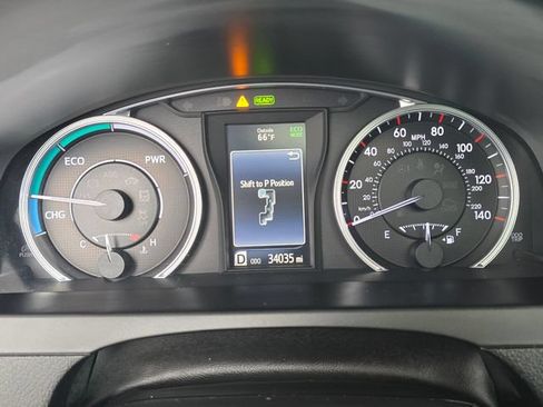 Used 2017 Toyota Camry SE w/ Moonroof Package FWD image 13