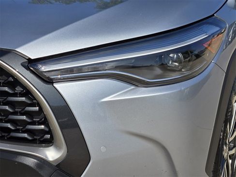 Used 2024 Toyota Corolla Cross XLE image 15