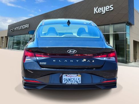 Used 2023 Hyundai Elantra SE FWD image 6