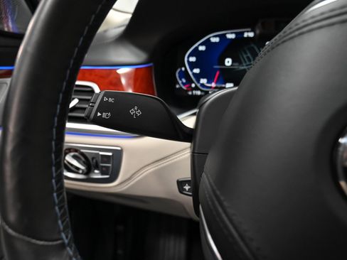 Used 2022 BMW ALPINA B7 xDrive w/ Luxury Rear Seating Package image 53