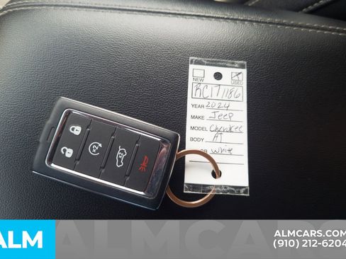 Used 2024 Jeep Grand Cherokee Limited 4xe AWD/4WD image 20