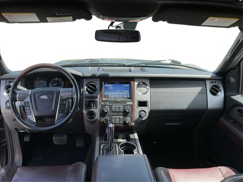 Used 2017 Ford Expedition Platinum RWD image 22