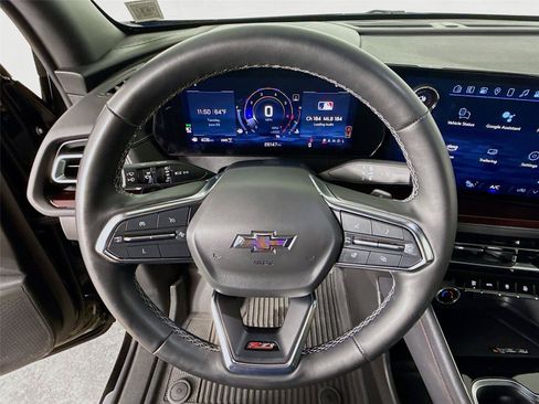 Used 2024 Chevrolet Traverse Z71 AWD/4WD image 13