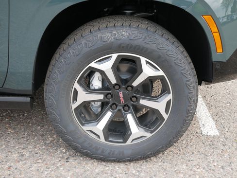 New 2026 GMC Yukon XL AT4 w/ AT4 Premium Plus Package AWD/4WD image 3
