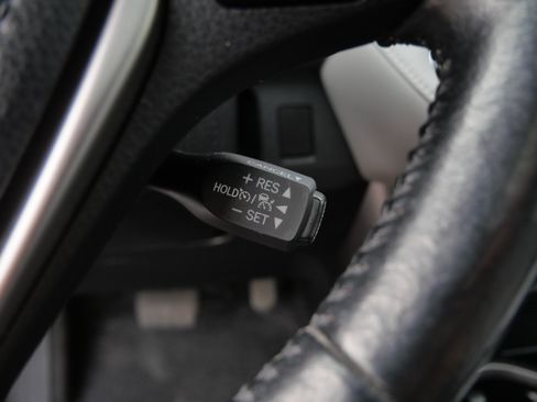 Certified 2018 Toyota RAV4 XLE AWD/4WD image 29