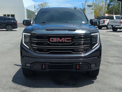 Used 2023 GMC Sierra 1500 AT4 w/ AT4 Premium Package AWD/4WD image 9