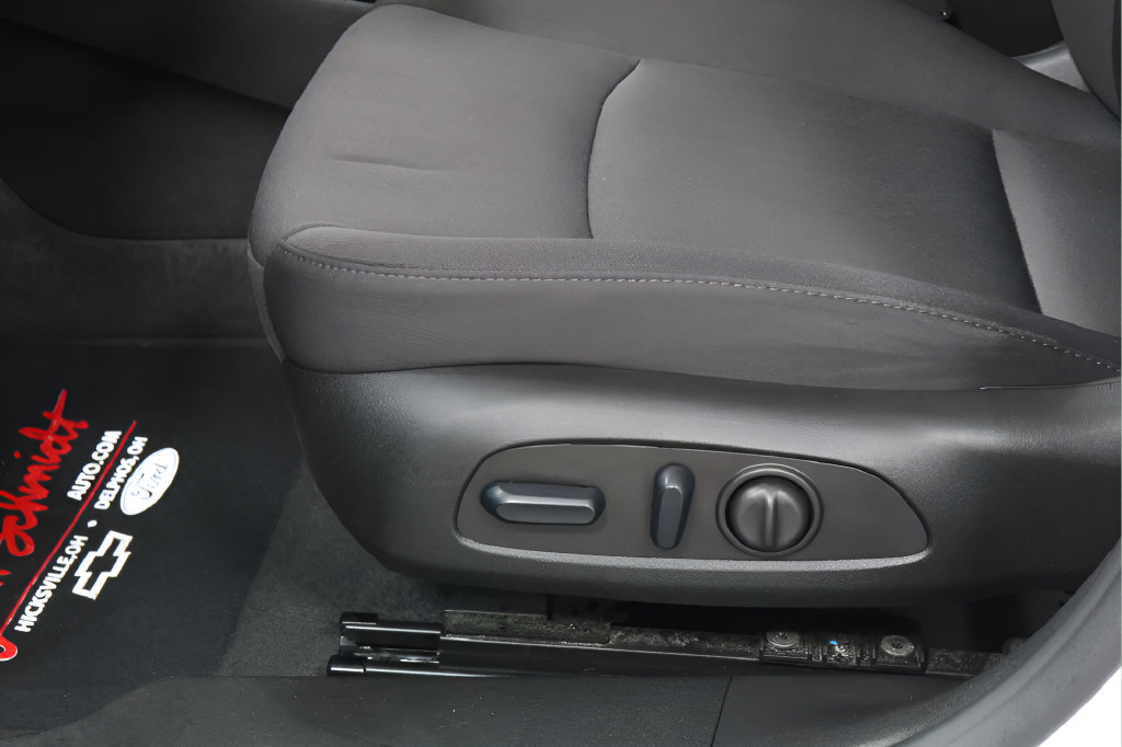 Used 2024 Chevrolet Malibu LT FWD image 18