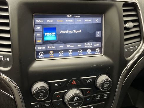 Used 2018 Jeep Grand Cherokee Limited image 18