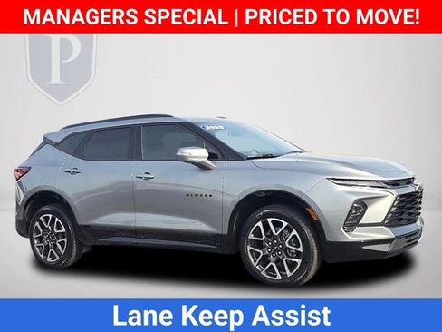 Certified 2025 Chevrolet Blazer RS FWD image 2