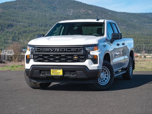 Used 2025 Chevrolet Silverado 1500 W/T w/ Z71 Off-Road Package image 3
